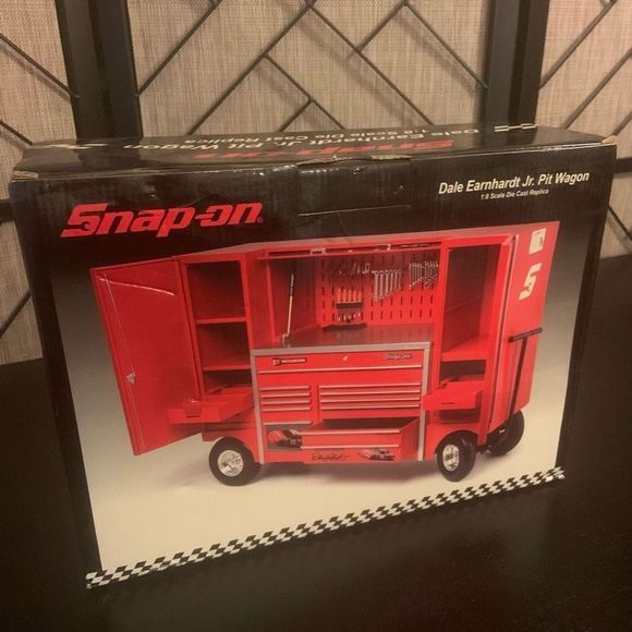 Snap-On Dale Earnhardt Jr. Pit Wagon 1:8 Scale - Picture 4 of 6